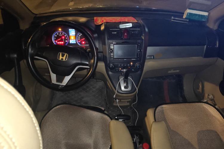 Used Honda CR-V 2010 2.0L Automatic Four-Wheel Drive Classic Edition Center Console