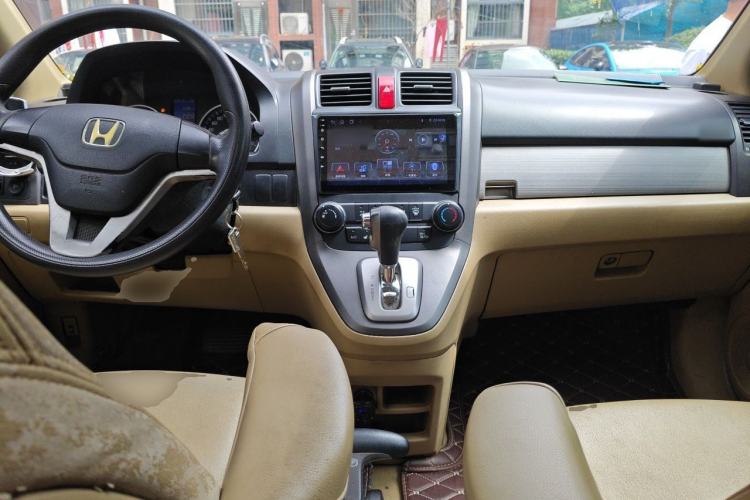 Used Honda CR-V 2010 2.0L Automatic Four-Wheel Drive Classic Edition Center Console