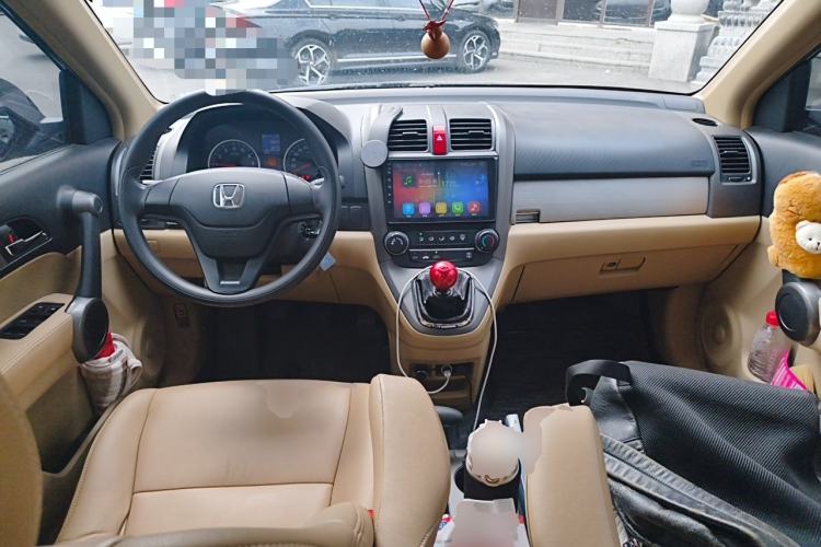 Used Honda CR-V 2010 2.0L manual two-wheel drive urban version Center Console