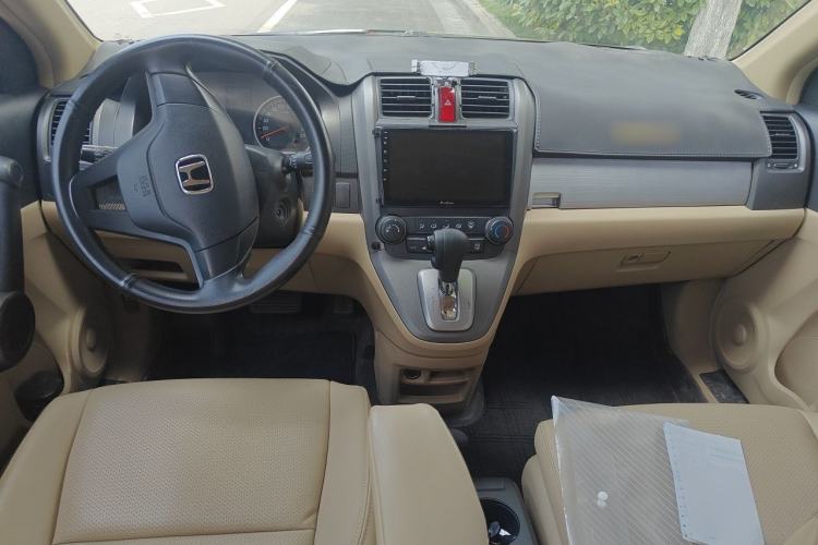 Used Honda CR-V 2010 2.0L automatic two-wheel drive urban version Center Console