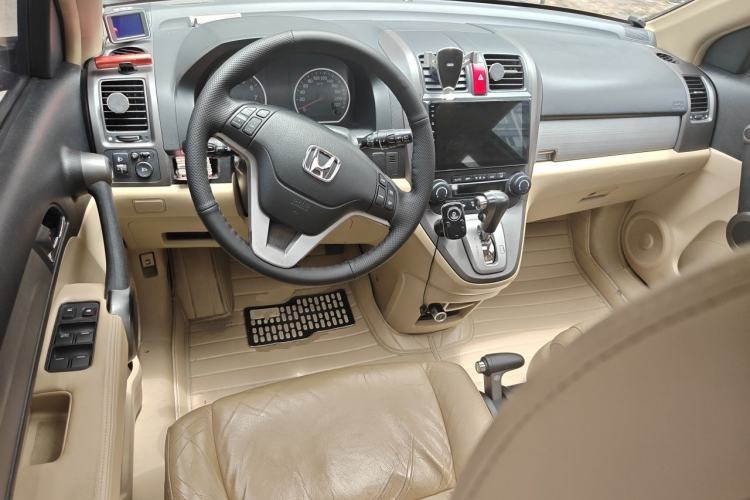 Used Honda CR-V 2010 2.4L automatic four-wheel drive luxury version Center Console