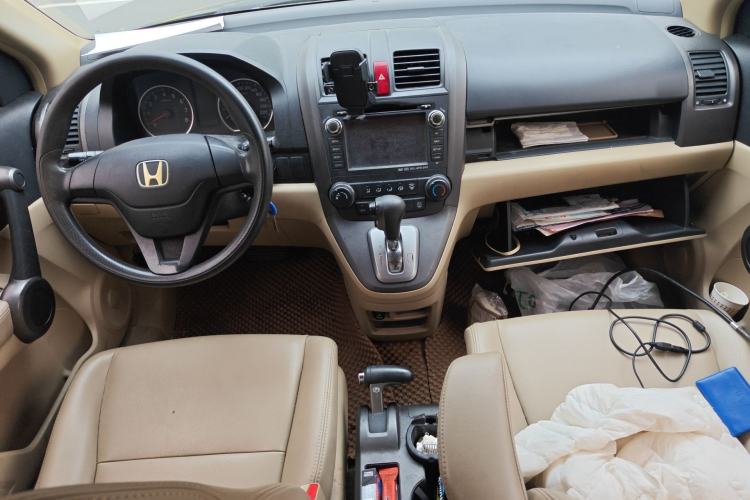 Used Honda CR-V 2010 2.0L automatic two-wheel drive urban version Center Console