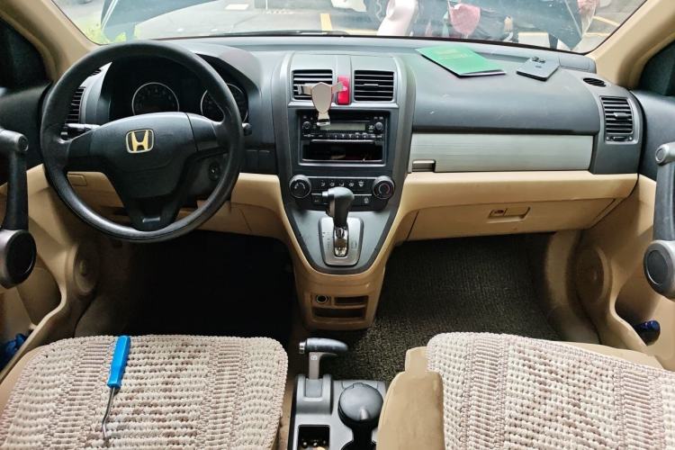 Used Honda CR-V 2010 2.0L automatic two-wheel drive urban version Center Console