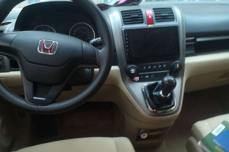 Used Honda CR-V 2010 2.0L manual two-wheel drive urban version Center Console