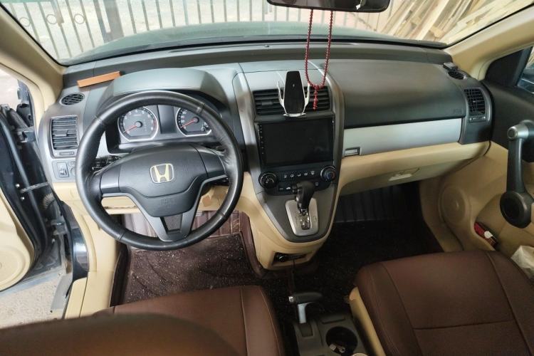 Used Honda CR-V 2010 2.0L automatic two-wheel drive urban version Center Console