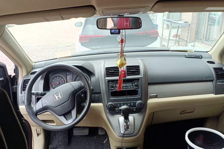 Used Honda CR-V 2010 2.0L automatic two-wheel drive urban version Center Console