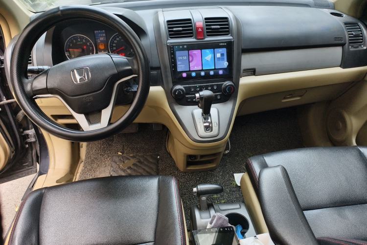 Used Honda CR-V 2010 2.0L Automatic Four-Wheel Drive Classic Edition Center Console