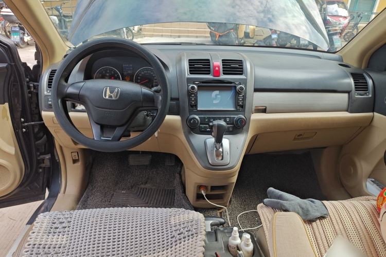 Used Honda CR-V 2010 2.0L automatic two-wheel drive urban version Center Console