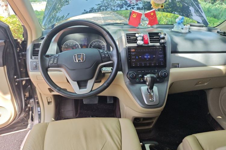 Used Honda CR-V 2010 2.4L automatic four-wheel drive luxury version Center Console