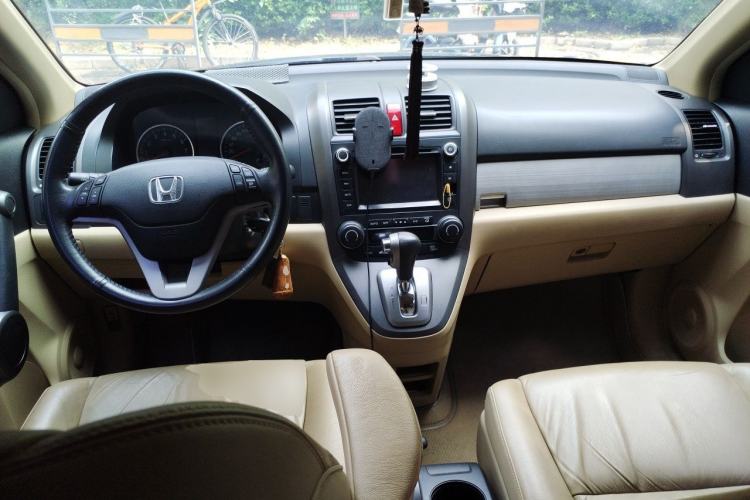 Used Honda CR-V 2010 2.4L automatic four-wheel drive luxury version Center Console