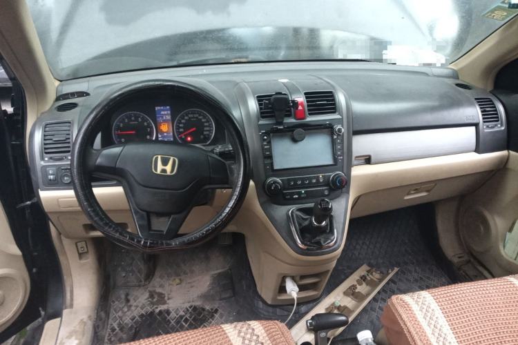 Used Honda CR-V 2010 2.0L manual two-wheel drive urban version Center Console