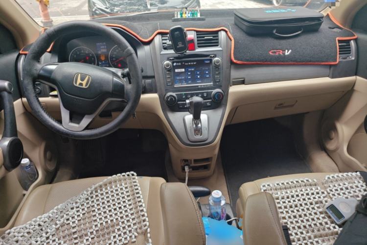 Used Honda CR-V 2010 2.0L Automatic Four-Wheel Drive Classic Edition Center Console