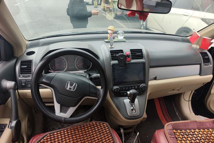 Used Honda CR-V 2010 2.0L Automatic Four-Wheel Drive Classic Edition Center Console