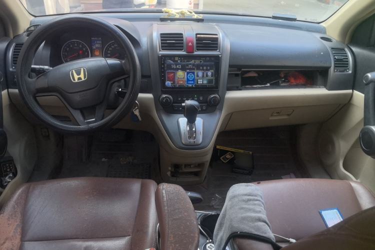 Used Honda CR-V 2010 2.0L automatic two-wheel drive urban version Center Console