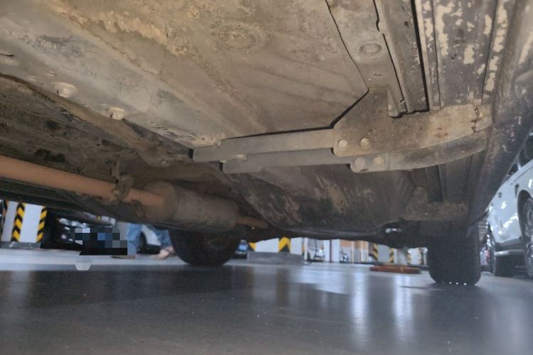 Used Honda CR-V 2010 2.0L automatic two-wheel drive urban version Chassis Front Left