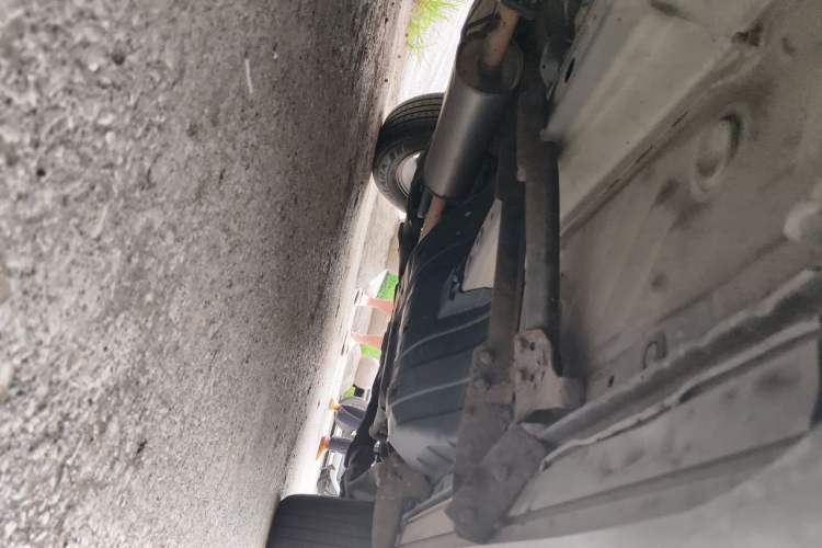 Used Honda CR-V 2010 2.0L automatic two-wheel drive urban version Chassis Front Left