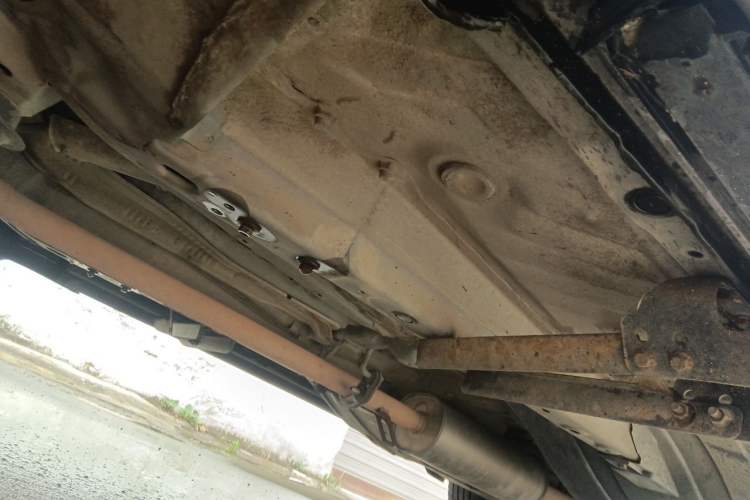 Used Honda CR-V 2010 2.0L automatic two-wheel drive urban version Chassis Front Left