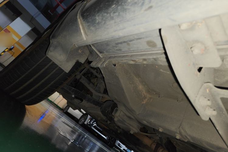 Used Honda CR-V 2010 2.0L automatic two-wheel drive urban version Chassis Front Left