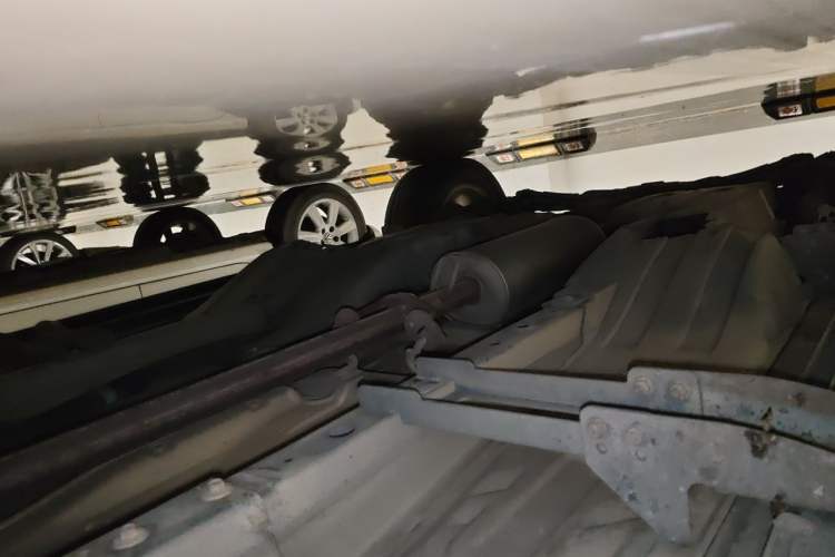 Used Honda CR-V 2010 2.0L automatic two-wheel drive urban version Chassis Front Right