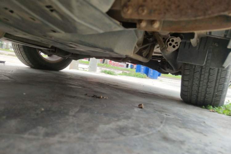 Used Honda CR-V 2010 2.0L automatic two-wheel drive urban version Chassis Front Right
