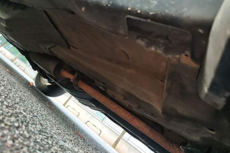 Used Honda CR-V 2010 2.0L automatic two-wheel drive urban version Chassis Front Right