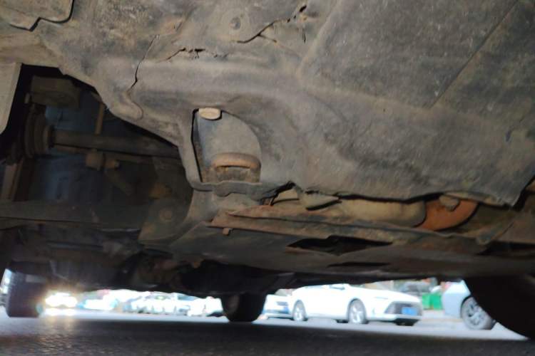 Used Honda CR-V 2010 2.0L automatic two-wheel drive urban version Chassis Front Right