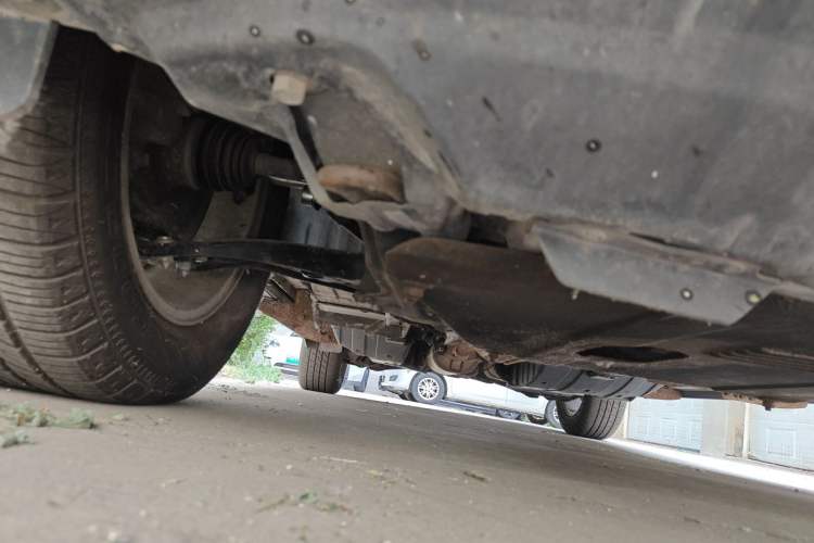 Used Honda CR-V 2010 2.4L automatic four-wheel drive luxury version Chassis Front Right