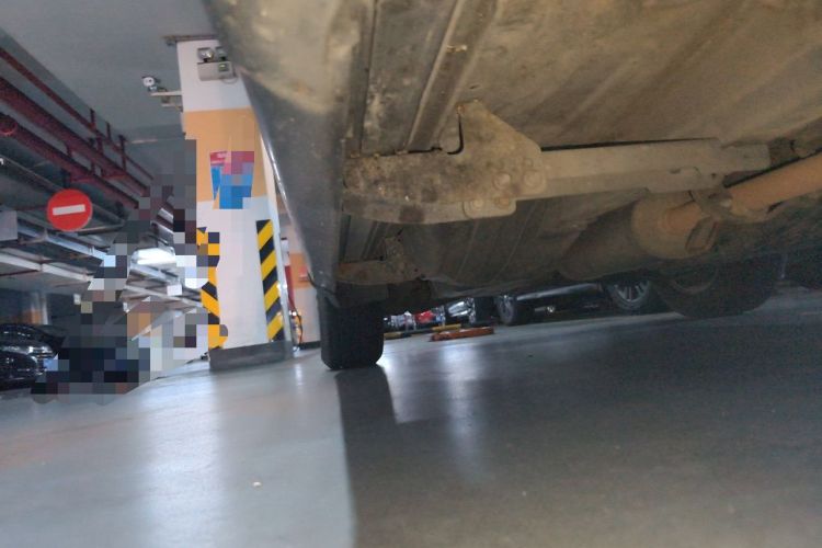Used Honda CR-V 2010 2.0L automatic two-wheel drive urban version Chassis Front Right