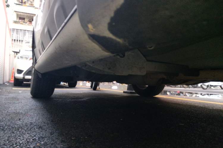 Used Honda CR-V 2010 2.0L automatic two-wheel drive urban version Chassis Front Right