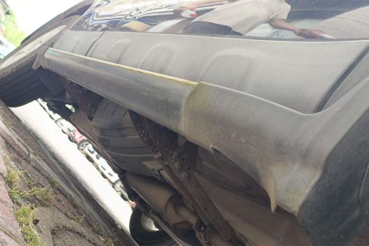 Used Honda CR-V 2010 2.0L automatic two-wheel drive urban version Chassis Front Right