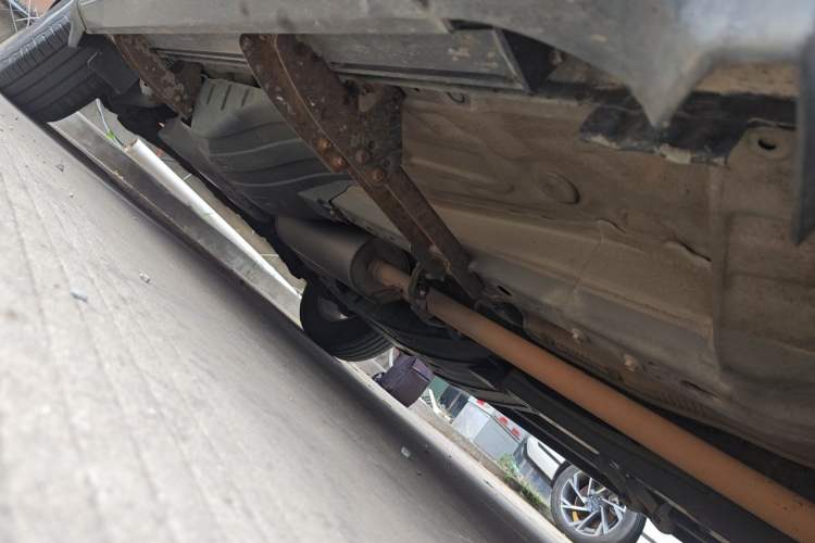 Used Honda CR-V 2010 2.0L automatic two-wheel drive urban version Chassis Front Right