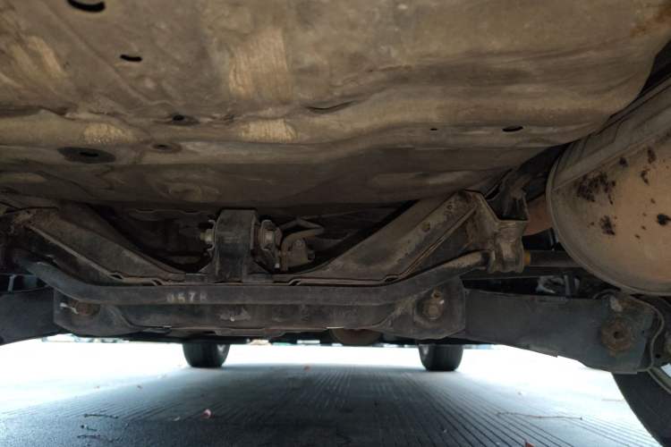 Used Honda CR-V 2010 2.4L automatic four-wheel drive luxury version Chassis Rear