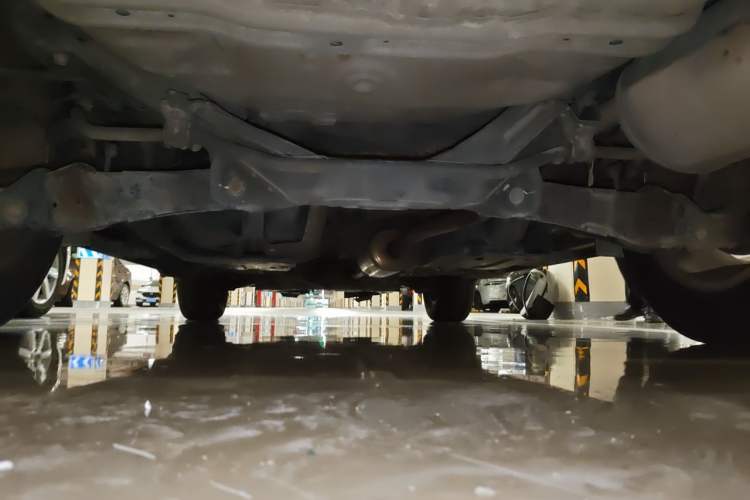 Used Honda CR-V 2010 2.0L automatic two-wheel drive urban version Chassis Rear