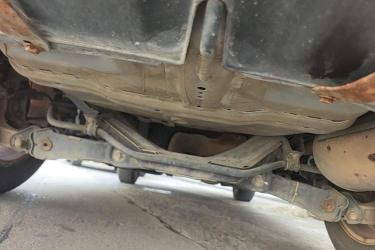 Used Honda CR-V 2010 2.0L automatic two-wheel drive urban version Chassis Rear