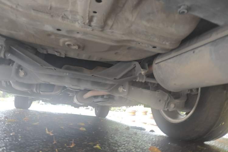 Used Honda CR-V 2010 2.0L automatic two-wheel drive urban version Chassis Rear