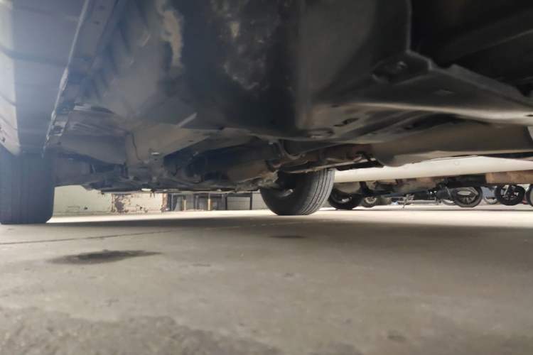 Used Honda CR-V 2010 2.4L automatic four-wheel drive luxury version Chassis Rear Left
