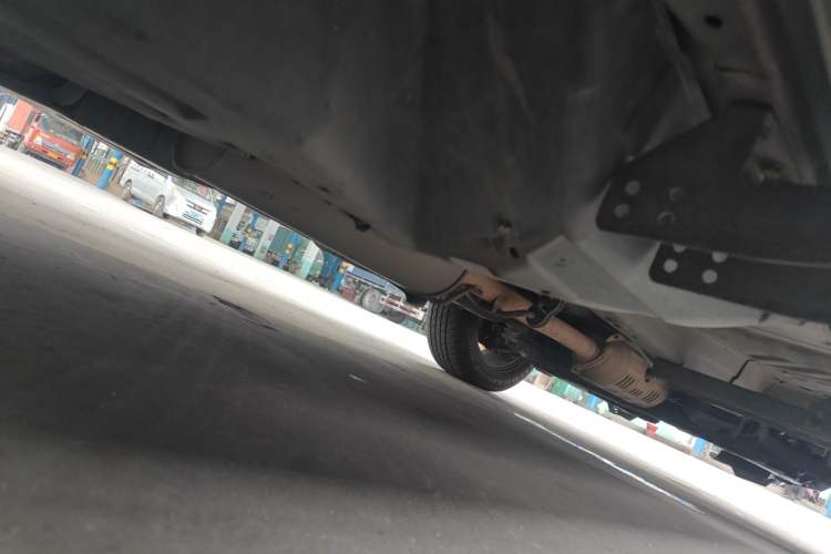 Used Honda CR-V 2010 2.4L automatic four-wheel drive luxury version Chassis Rear Right