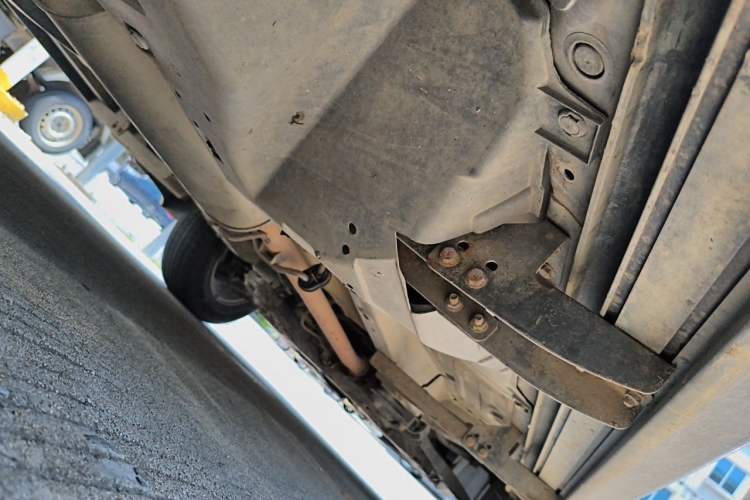 Used Honda CR-V 2010 2.0L automatic two-wheel drive urban version Chassis Rear Right