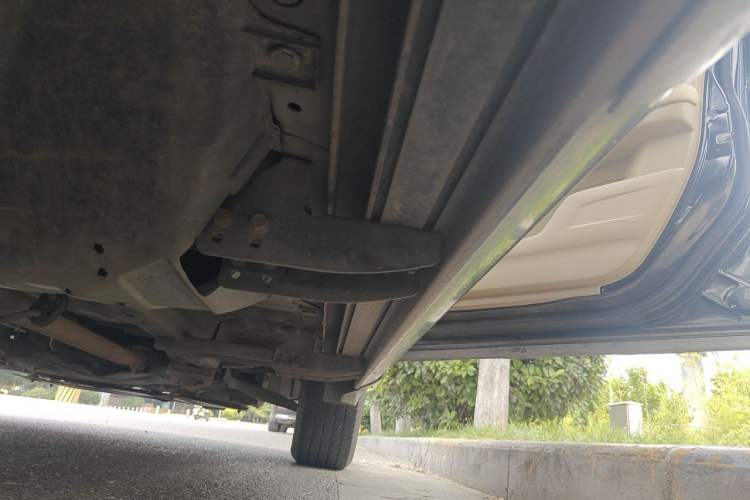 Used Honda CR-V 2010 2.0L automatic two-wheel drive urban version Chassis Rear Right