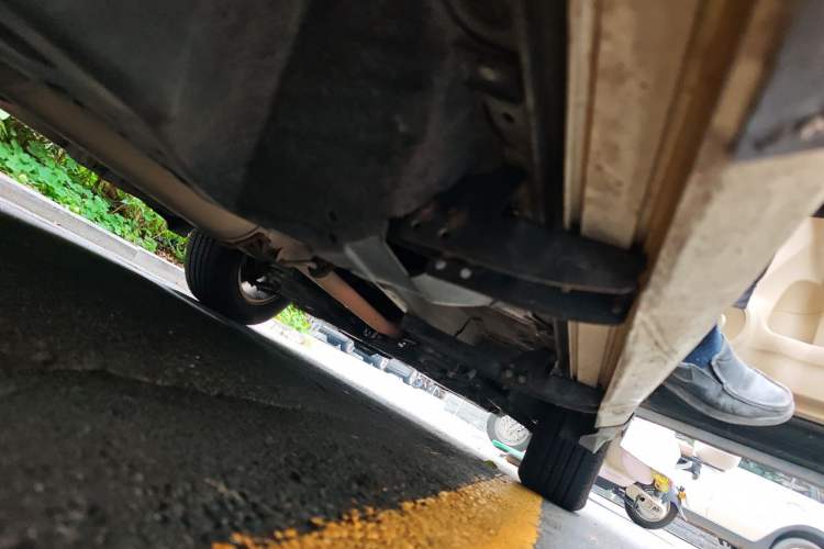 Used Honda CR-V 2010 2.0L automatic two-wheel drive urban version Chassis Rear Right