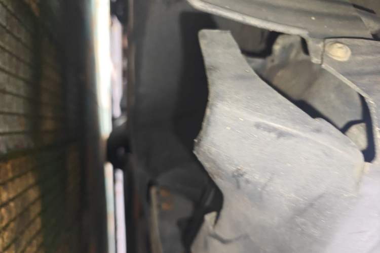 Used Honda CR-V 2010 2.0L automatic two-wheel drive urban version Chassis Rear Right