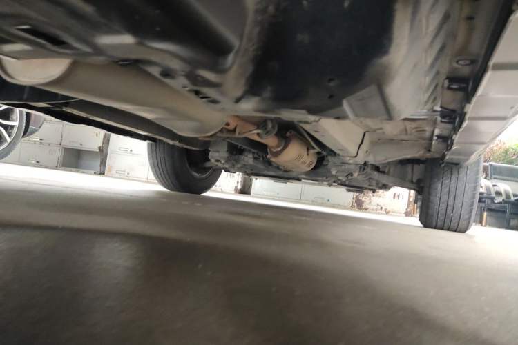 Used Honda CR-V 2010 2.4L automatic four-wheel drive luxury version Chassis Rear Right