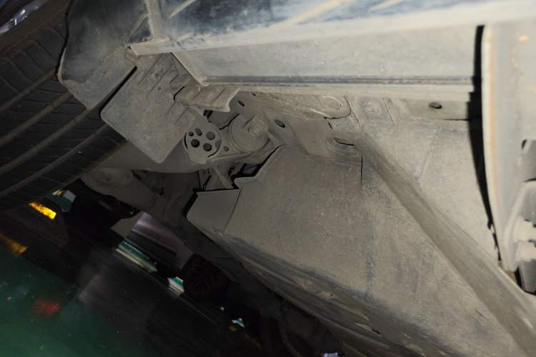 Used Honda CR-V 2010 2.0L automatic two-wheel drive urban version Chassis Rear Right