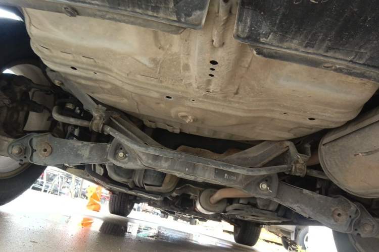 Used Honda CR-V 2010 2.0L automatic two-wheel drive urban version Chassis Rear