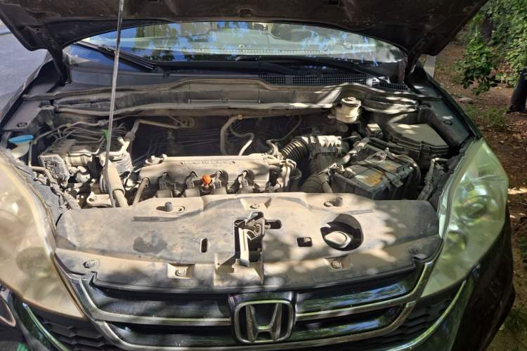 Used Honda CR-V 2010 2.0L Automatic Four-Wheel Drive Classic Edition Engine Bay