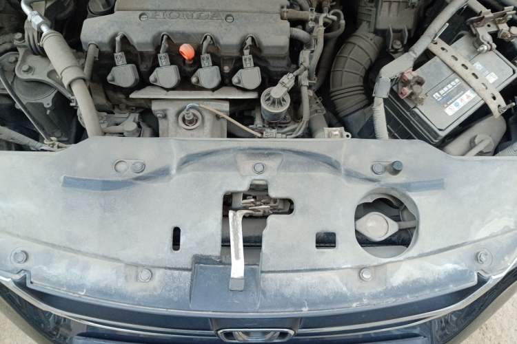 Used Honda CR-V 2010 2.0L Automatic Four-Wheel Drive Classic Edition Engine Bay