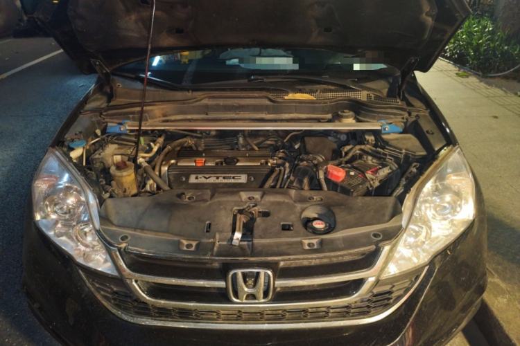 Used Honda CR-V 2010 2.4L automatic four-wheel drive luxury version Engine Bay