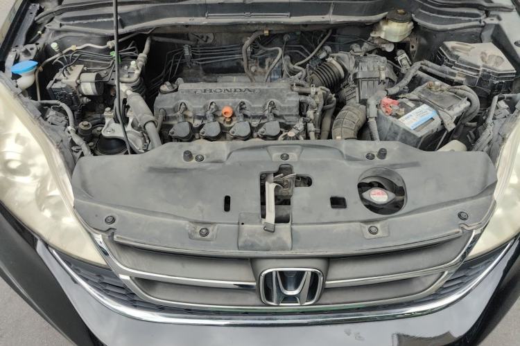 Used Honda CR-V 2010 2.0L automatic two-wheel drive urban version Engine Bay