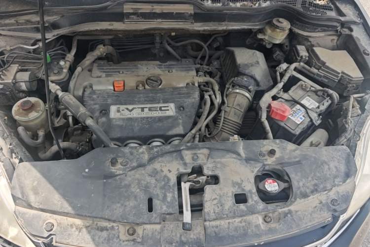 Used Honda CR-V 2010 2.4L automatic four-wheel drive luxury version Engine Bay