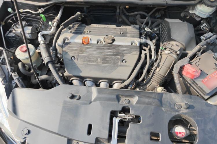 Used Honda CR-V 2010 2.4L automatic four-wheel drive luxury version Engine Bay